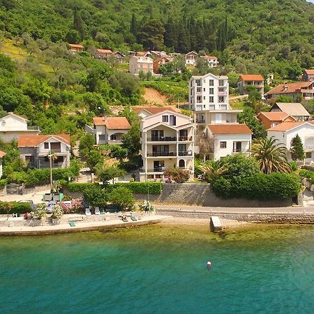 Apartments Maxhit Tivat Eksteriør billede