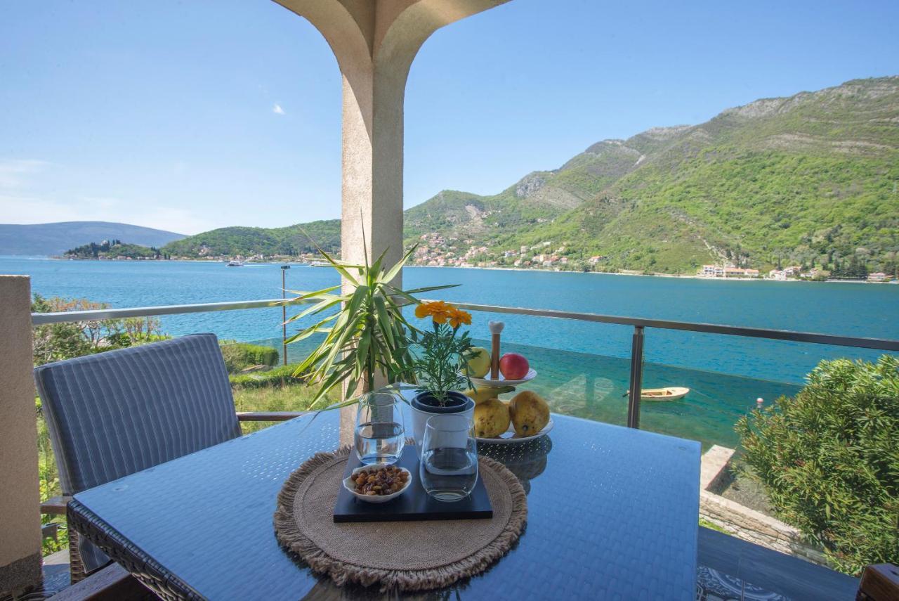 Apartments Maxhit Tivat Eksteriør billede