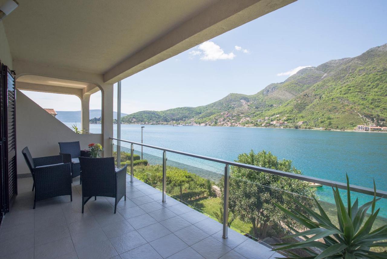 Apartments Maxhit Tivat Eksteriør billede