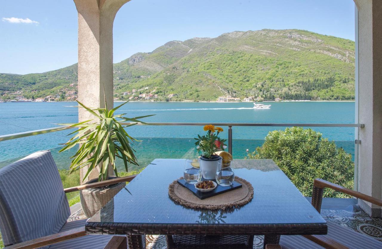 Apartments Maxhit Tivat Eksteriør billede