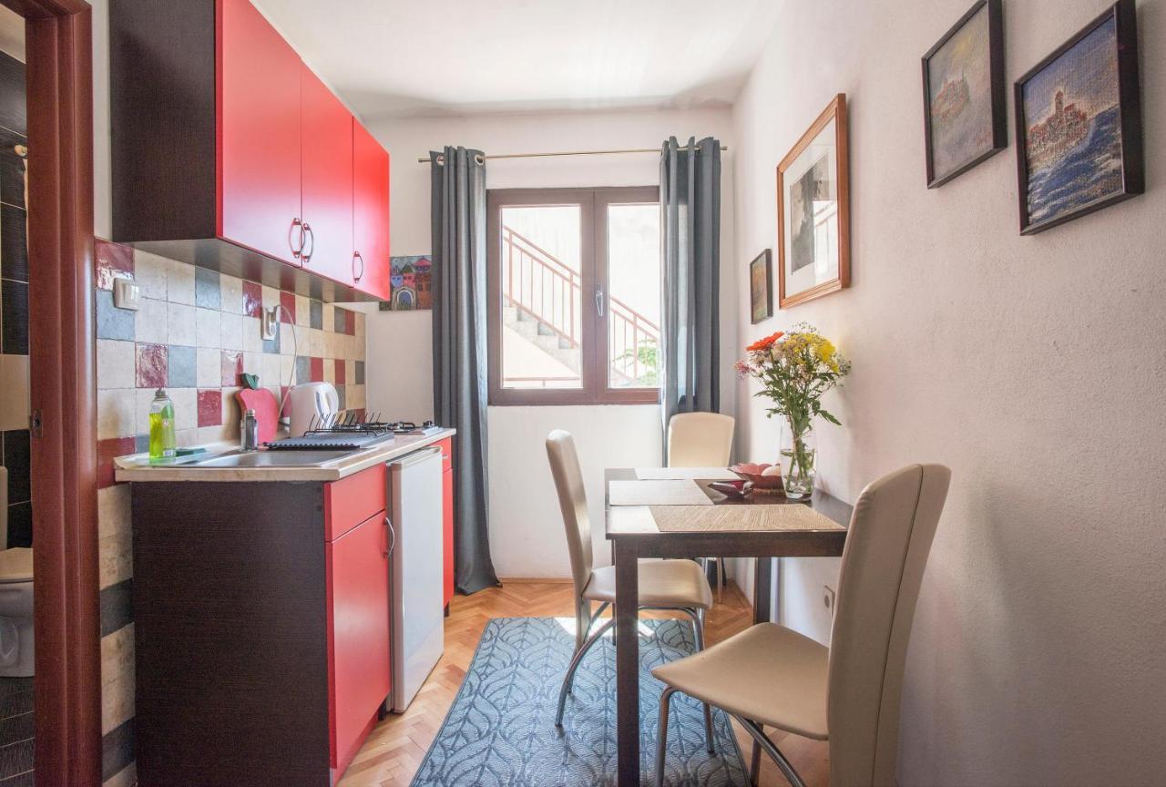 Apartments Maxhit Tivat Eksteriør billede