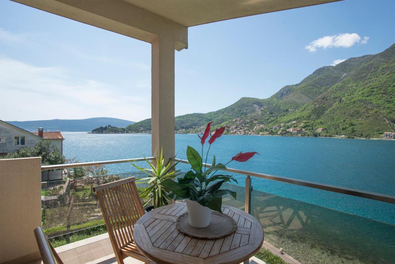Apartments Maxhit Tivat Eksteriør billede