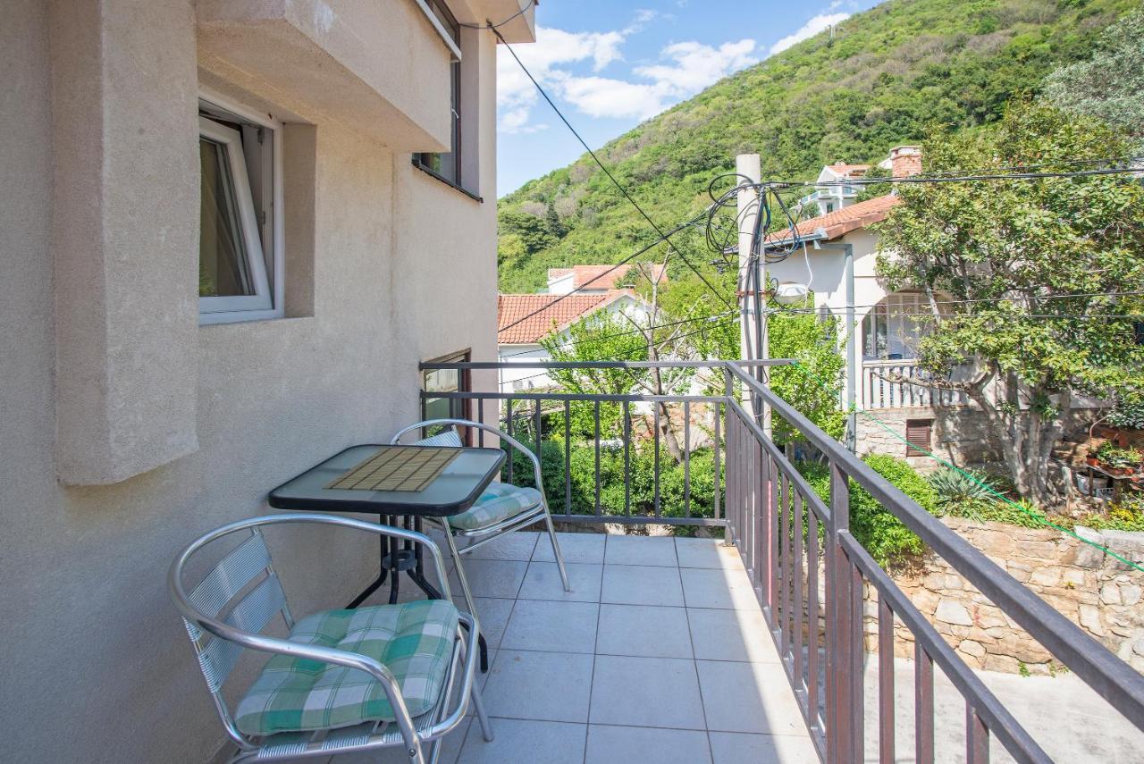 Apartments Maxhit Tivat Eksteriør billede