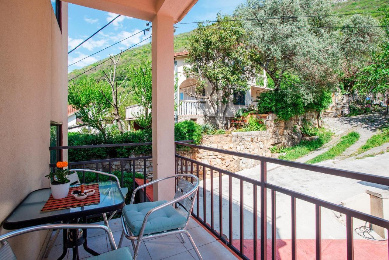 Apartments Maxhit Tivat Eksteriør billede