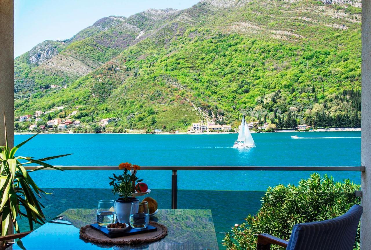 Apartments Maxhit Tivat Eksteriør billede