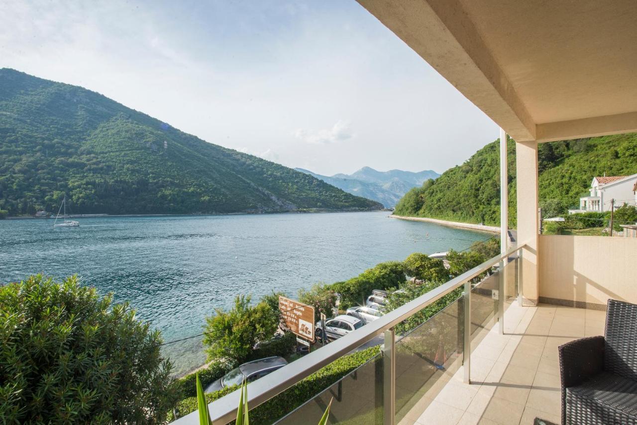 Apartments Maxhit Tivat Eksteriør billede
