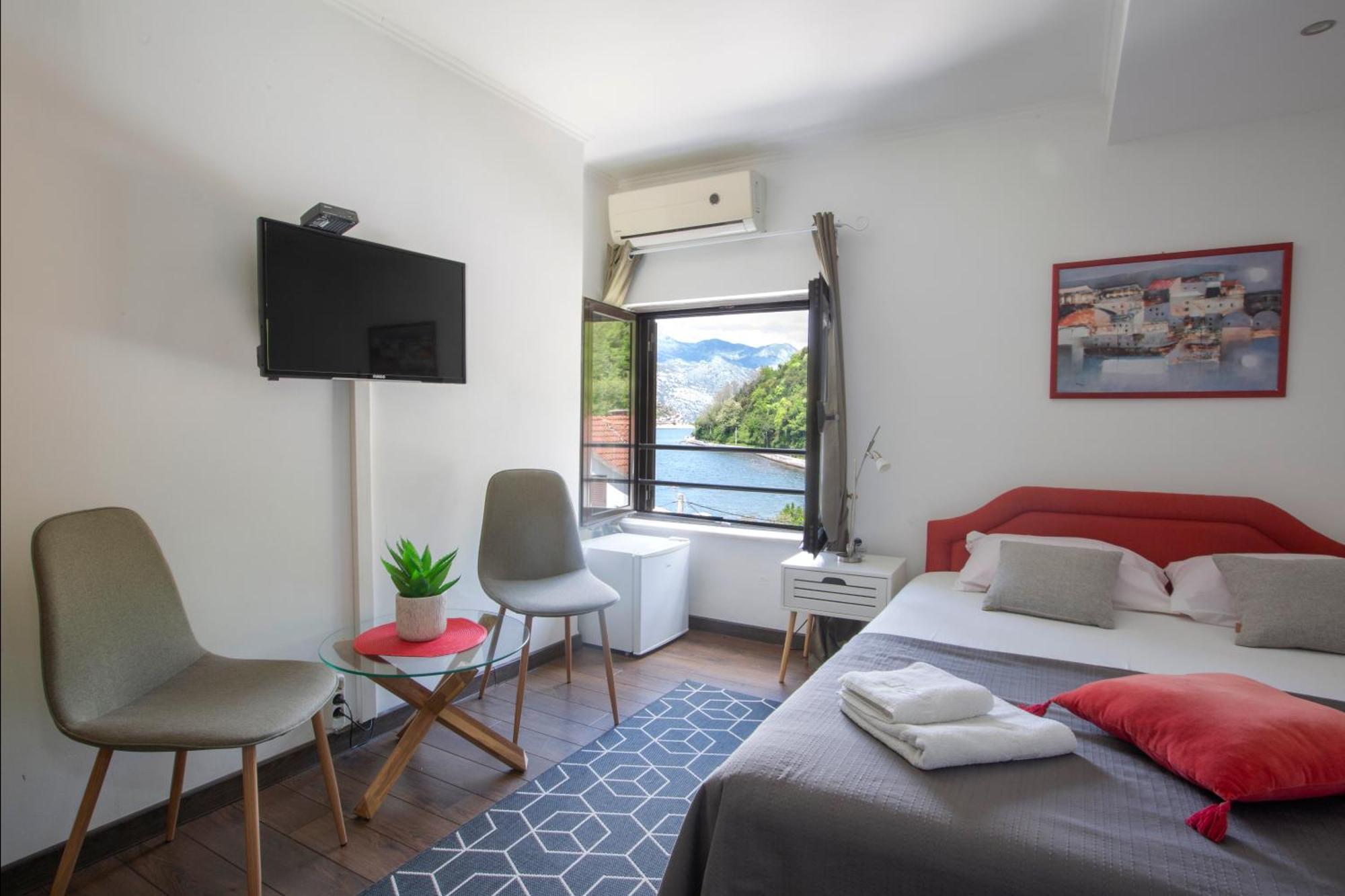Apartments Maxhit Tivat Eksteriør billede